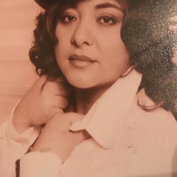 Meet your Posher, Mirna - Picture 1 of 1